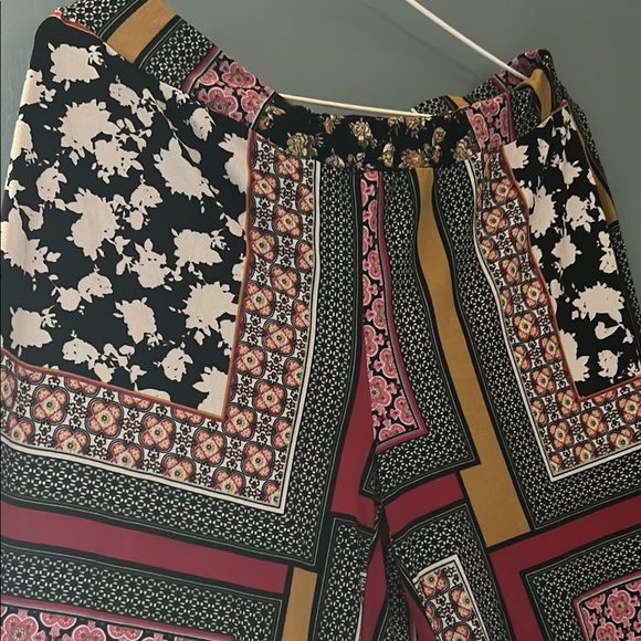 Colorful Geometric Patterned Pants - Picture 3 of 4